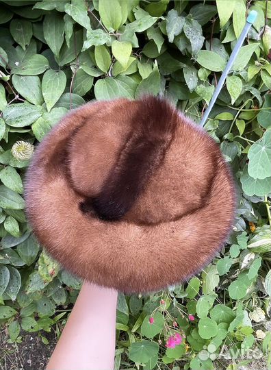 Женский берет