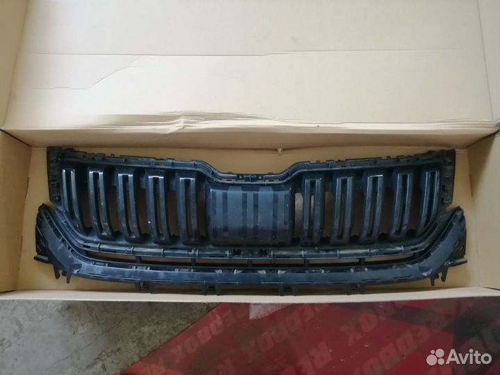 Решетка радиатора Шкода Kodiaq 565853653a