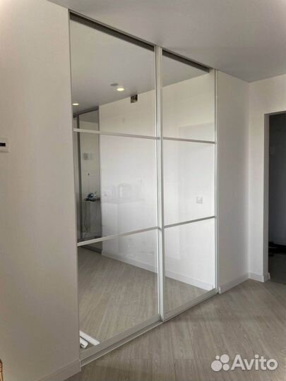 Раздвижная перегородка с матовым стеклом