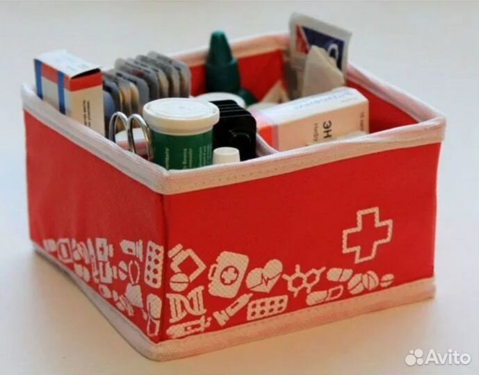Аптечка домашняя универсальная 15х15х7 см
