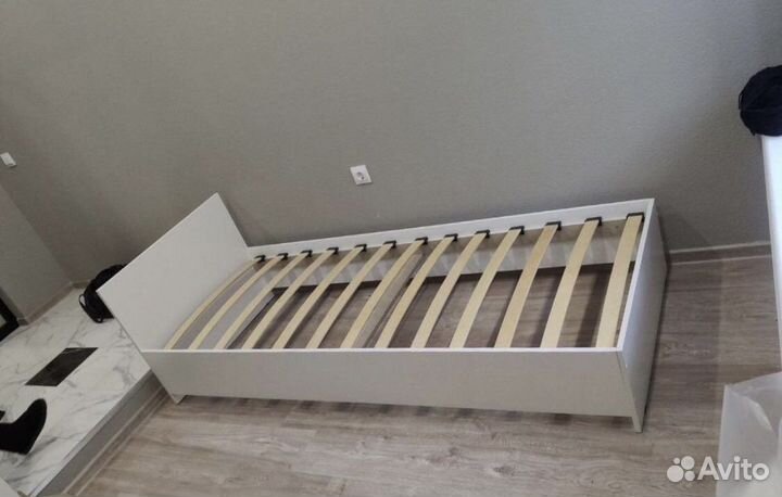 Кровать односпальная