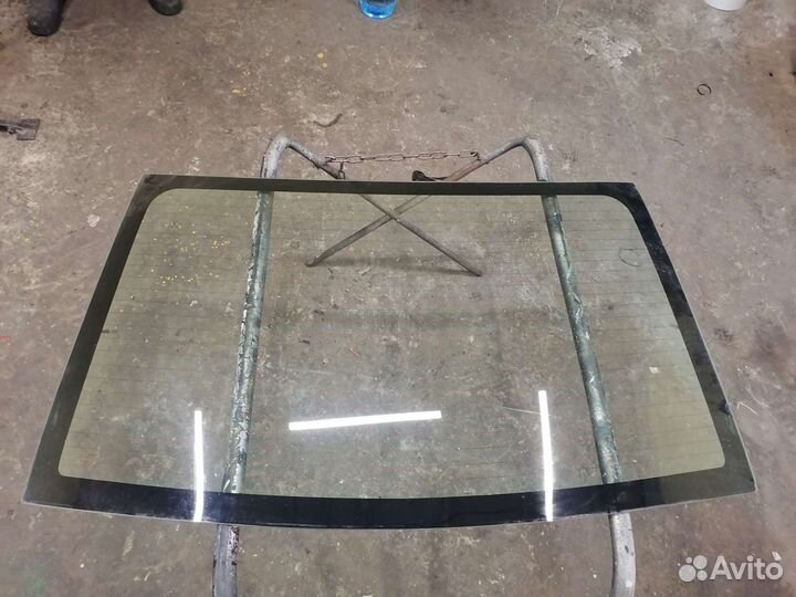 Продаю заднее стекло chevrolet cruze