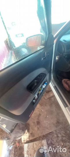 Skoda Octavia 1.6 МТ, 2004, битый, 180 000 км