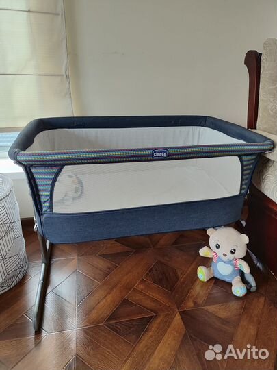 Кроватка chicco next2me приставная