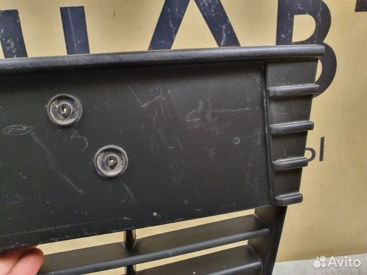 Решетка бампера Ford Focus 3