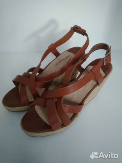 Босоножки новые
