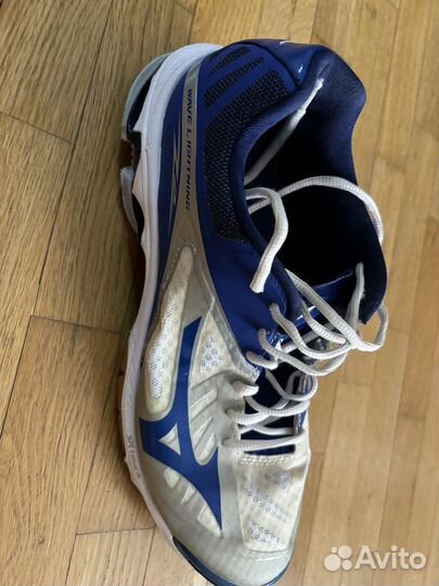 Кроссовки волейбольные mizuno wave lightning Z2