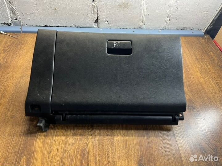 Бардачок Nissan Primera P11 седан 1.8 1998