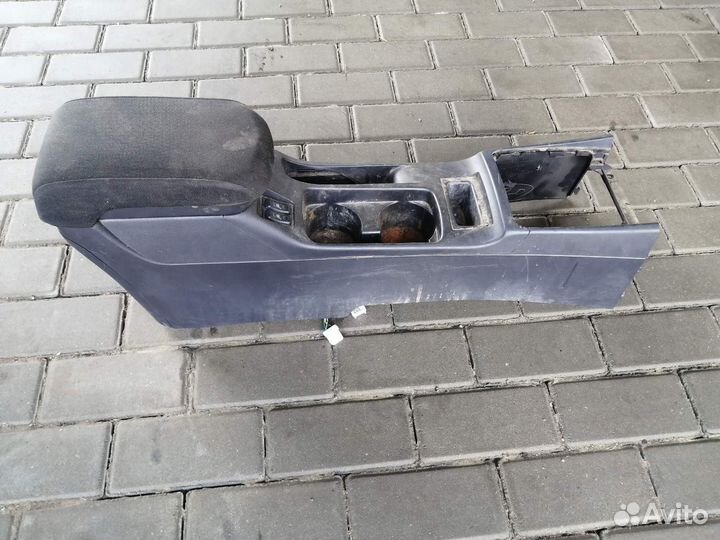 Подлокотник Митсубиси Лансер 10