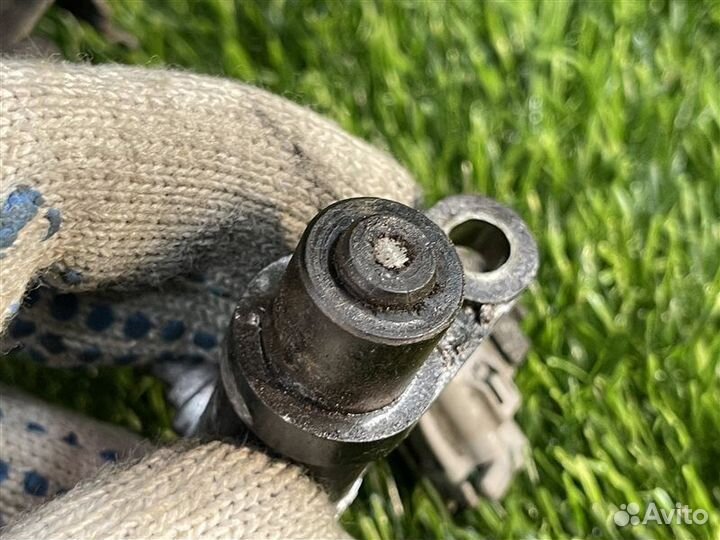 Датчик abs задний левый Toyota Granvia/Grand Hiace