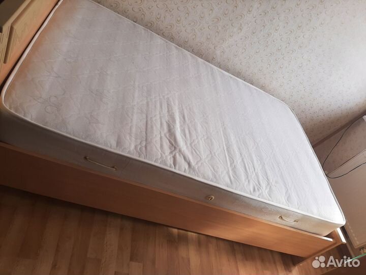 Кровать двухспальная с матрасом аскона бу