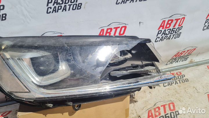 Фара правая Volkswagen Touareg 2