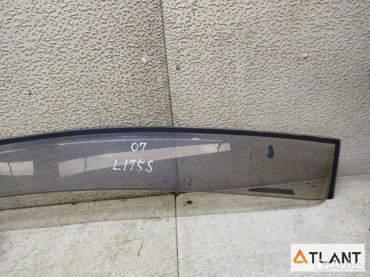 Ветровик передний левый daihatsu move