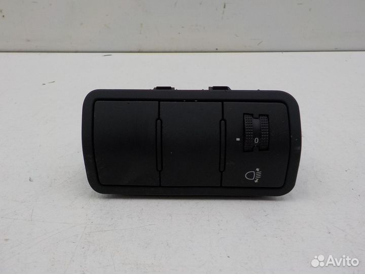 Кнопка Hyundai Solaris 2010