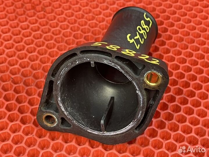 Корпус термостата Jeep Patriot 04884571AB