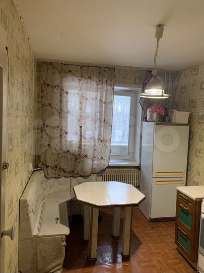 2-к. квартира, 50 м², 3/9 эт.
