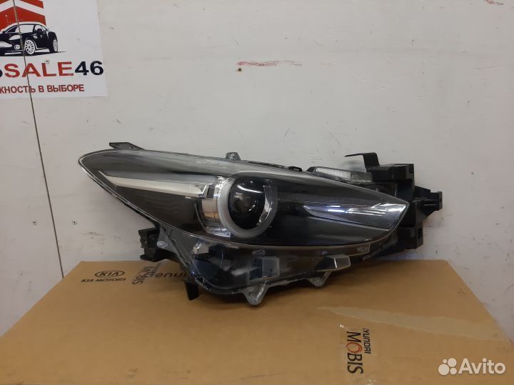 Фара передняя правая Mazda 3 BM