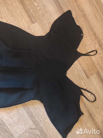 Изящный женский комбинезон 42