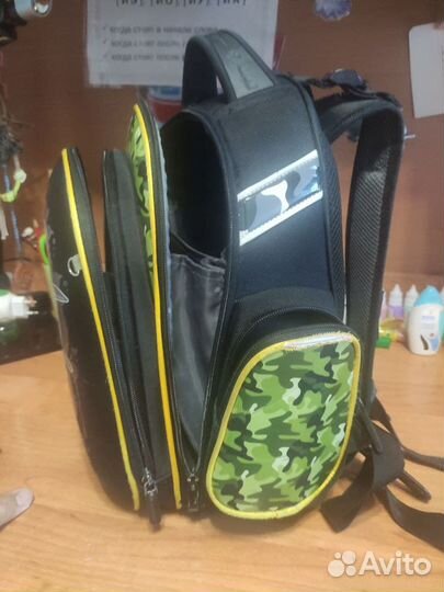 Рюкзак ранец школьный Hummingbird Black Shark TK1