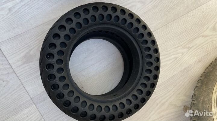 Покрышки безкамерные для электросамоката