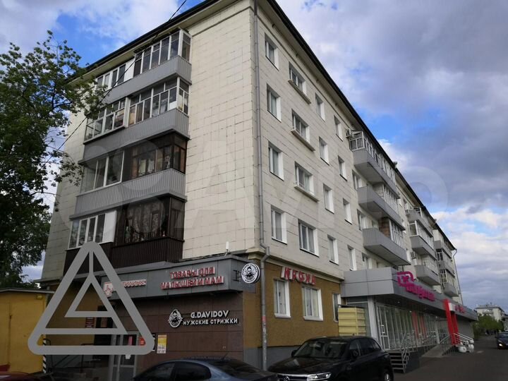 Продам помещение своб. назнач. 530м напротив метро