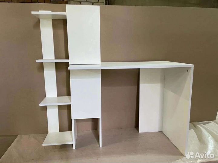 Стол письменный