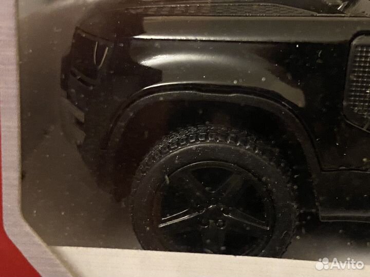 Модель автомобиля 1:43