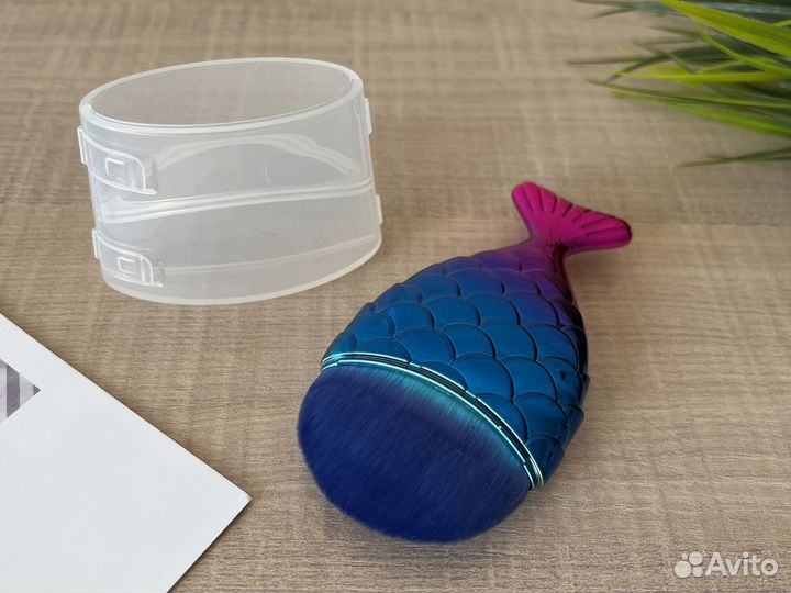 Кисть рыбка для маникюра макияжа