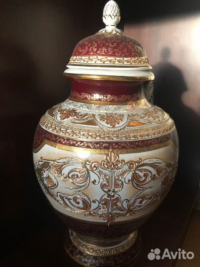 Круглая напольная ваза с живописью