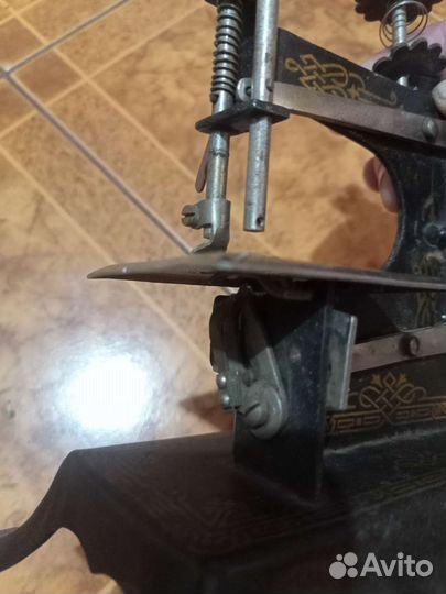 Швейная машина Метиз 2