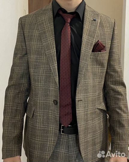 Мужской бордовый галстук