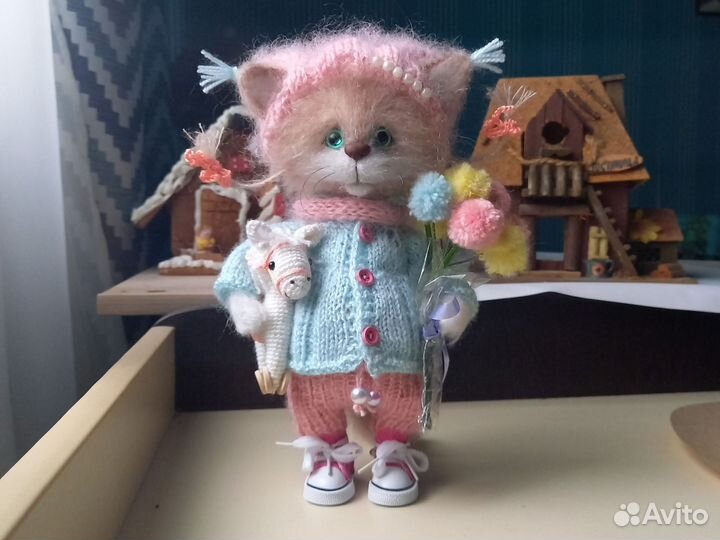 Вязаная игрушка ручной работы