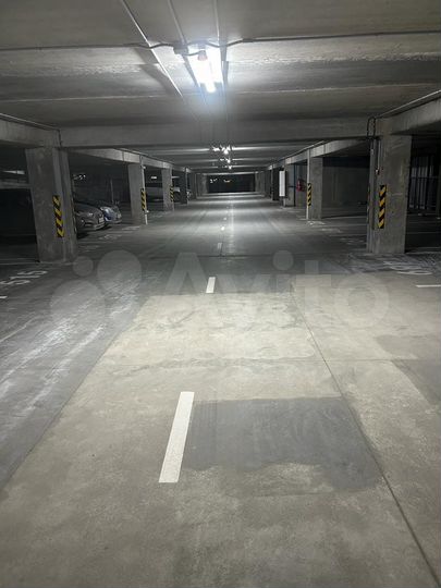 Машиноместо, 14 м²