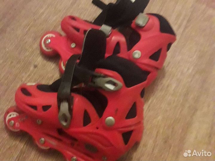 Коньки роликовые