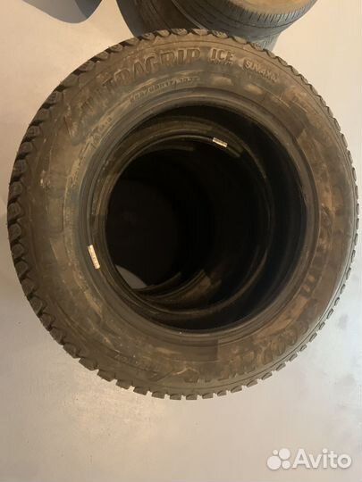 Goodyear UltraGrip Ice Arctic SUV 225/60 R17 103T