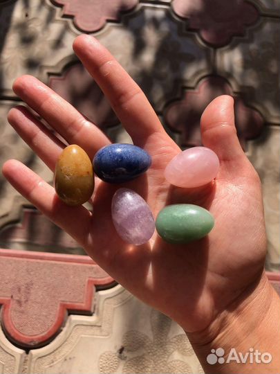 Пасхальное яйцо из натурального камня