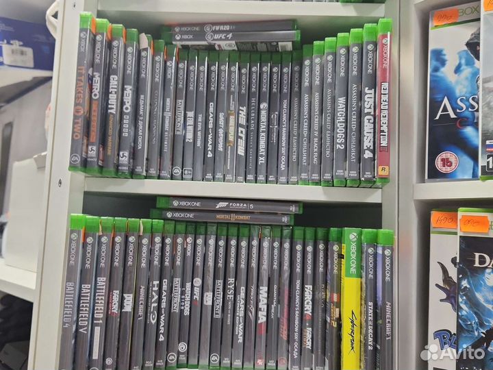 Xbox One S. На гарнатии. (Детский мир)