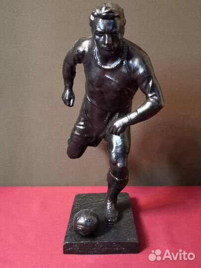 Статуэтка Футболист 36 см Монументскульптура 1958г