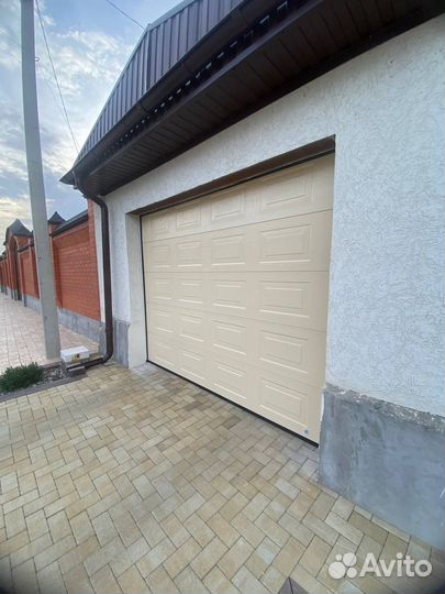 Секционные ворота