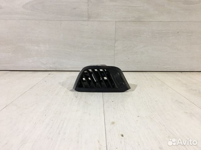 Дефлектор правый LADA xray 1.6 мт