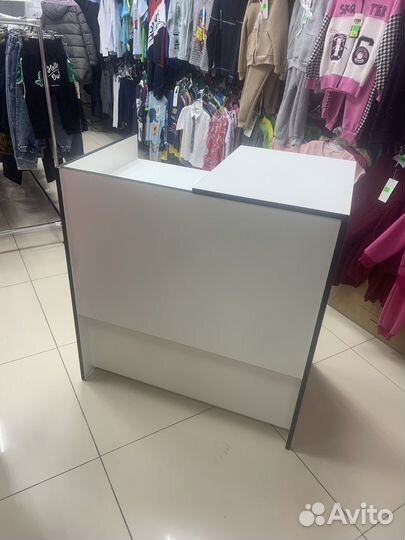 Стойка ресепшн