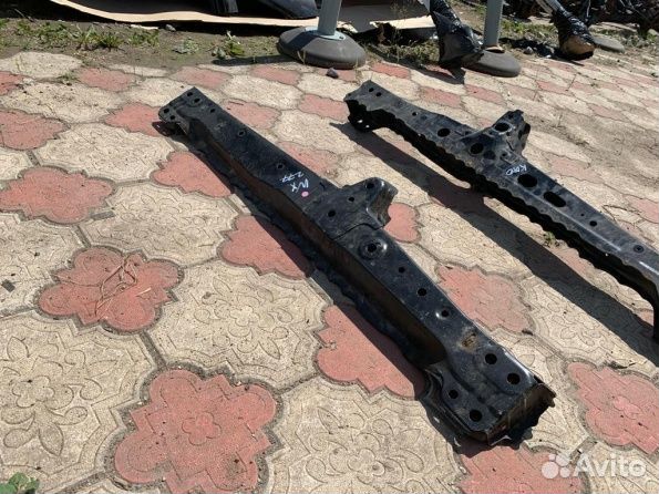 Лексус нх Передняя балка подрадиаторная