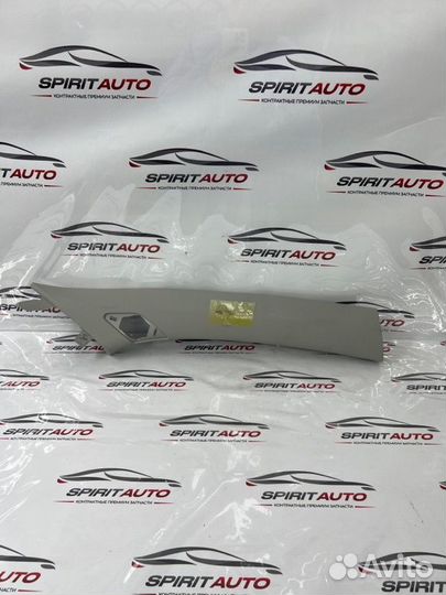 Накладка стойки лобового стекла правая Kia Sorento