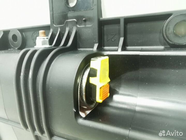 Подушка безопасности коленная водителя A1668600102