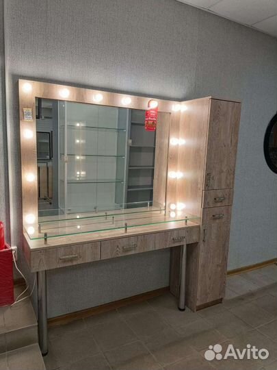 Гримерный стол