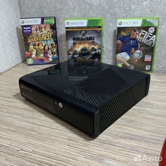 Xbox 360 E + 2Джойстика + 3Диска