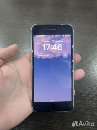 iPhone SE, 64 ГБ