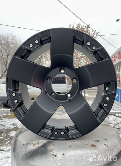 Новые диски Тойота Лексус Buffalo r17 6/139,7 BM