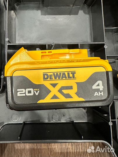 Аккумулятор dewalt 4.0ah 20V 2024г Оригинал