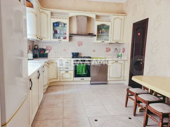 Таунхаус 180 м² на участке 2,5 сот.